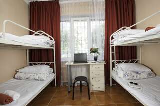 Хостелы FM Hostel Almaty Алматы Кровать в общем номере для мужчин-1